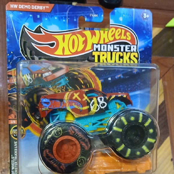 Hot Wheels Demo Derby Monster Trucks Toy - Red and Blue 1/64 - Picture 1 of 5